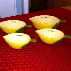 Lemon Measuring Cups NWOT